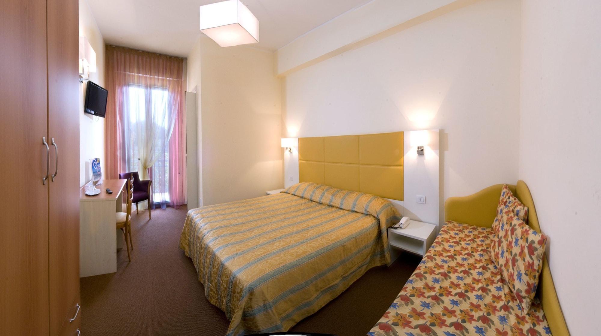 Hotel St. Moritz Белларія-Іджеа-Марина Екстер'єр фото