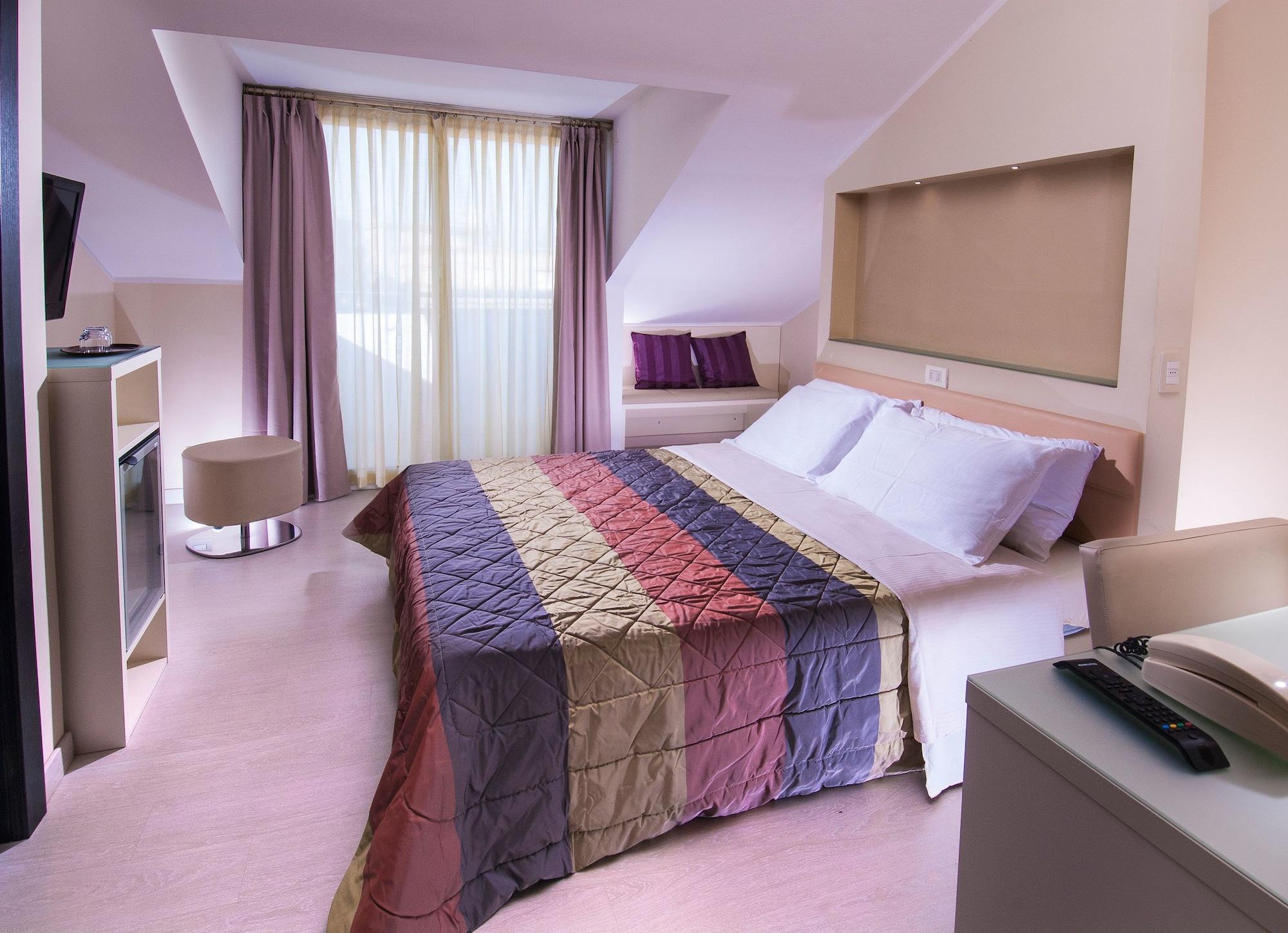 Hotel St. Moritz Белларія-Іджеа-Марина Екстер'єр фото